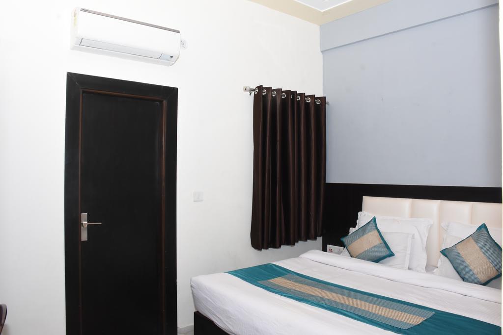 Aaradhya Residency Hotel Agra  Exterior foto